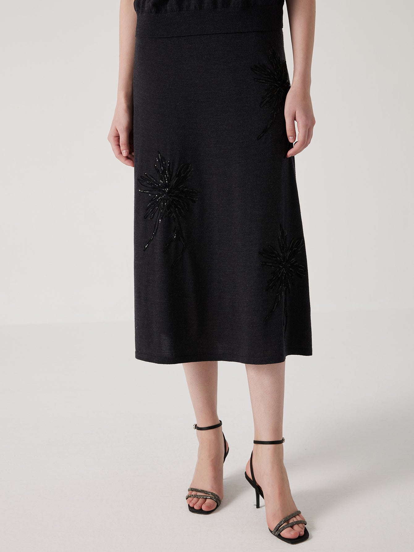 Yün & İpek Çiçek İşlemeli Etek