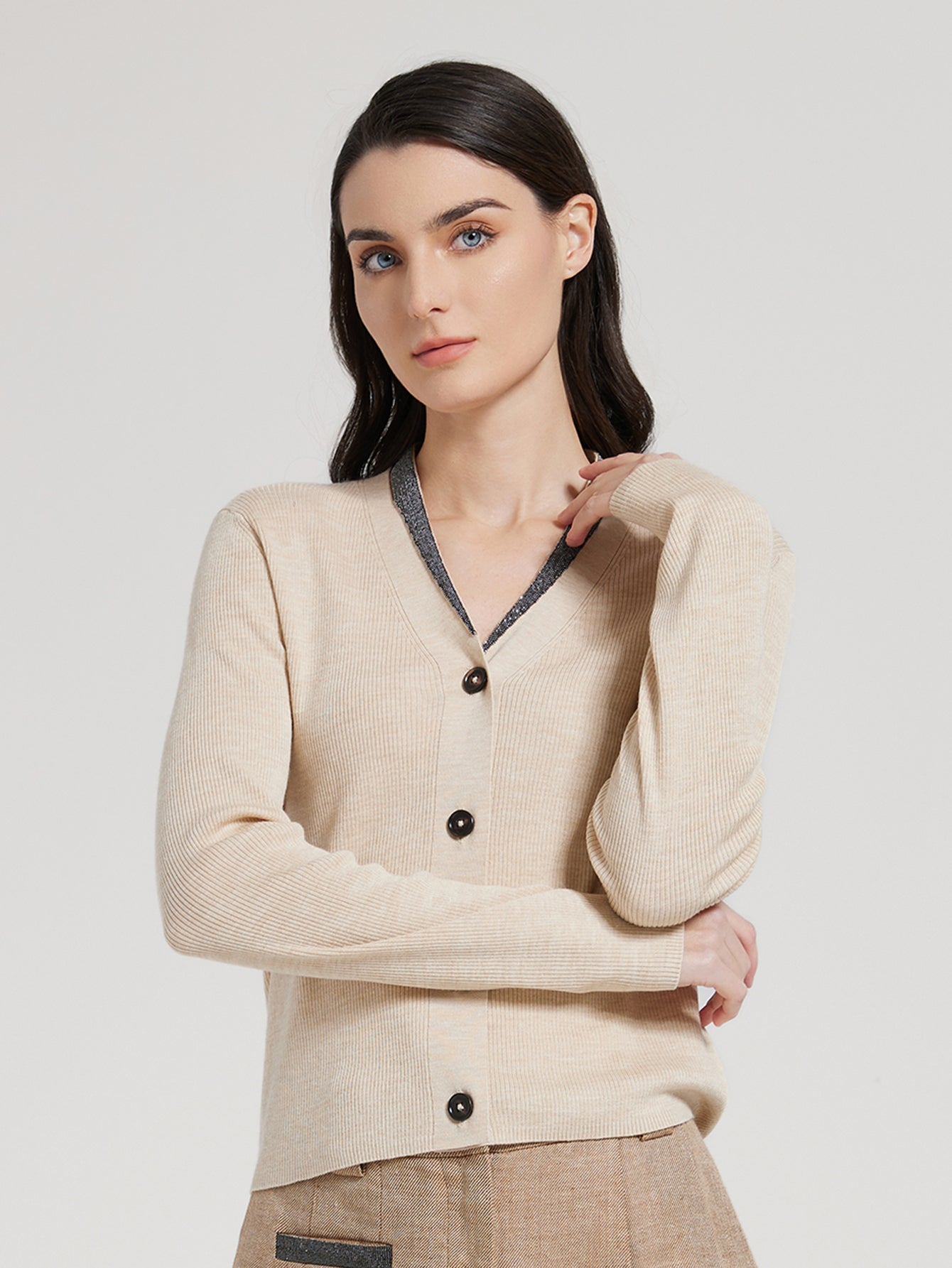 Yün & İpek V Yaka Düğmeli Hırka