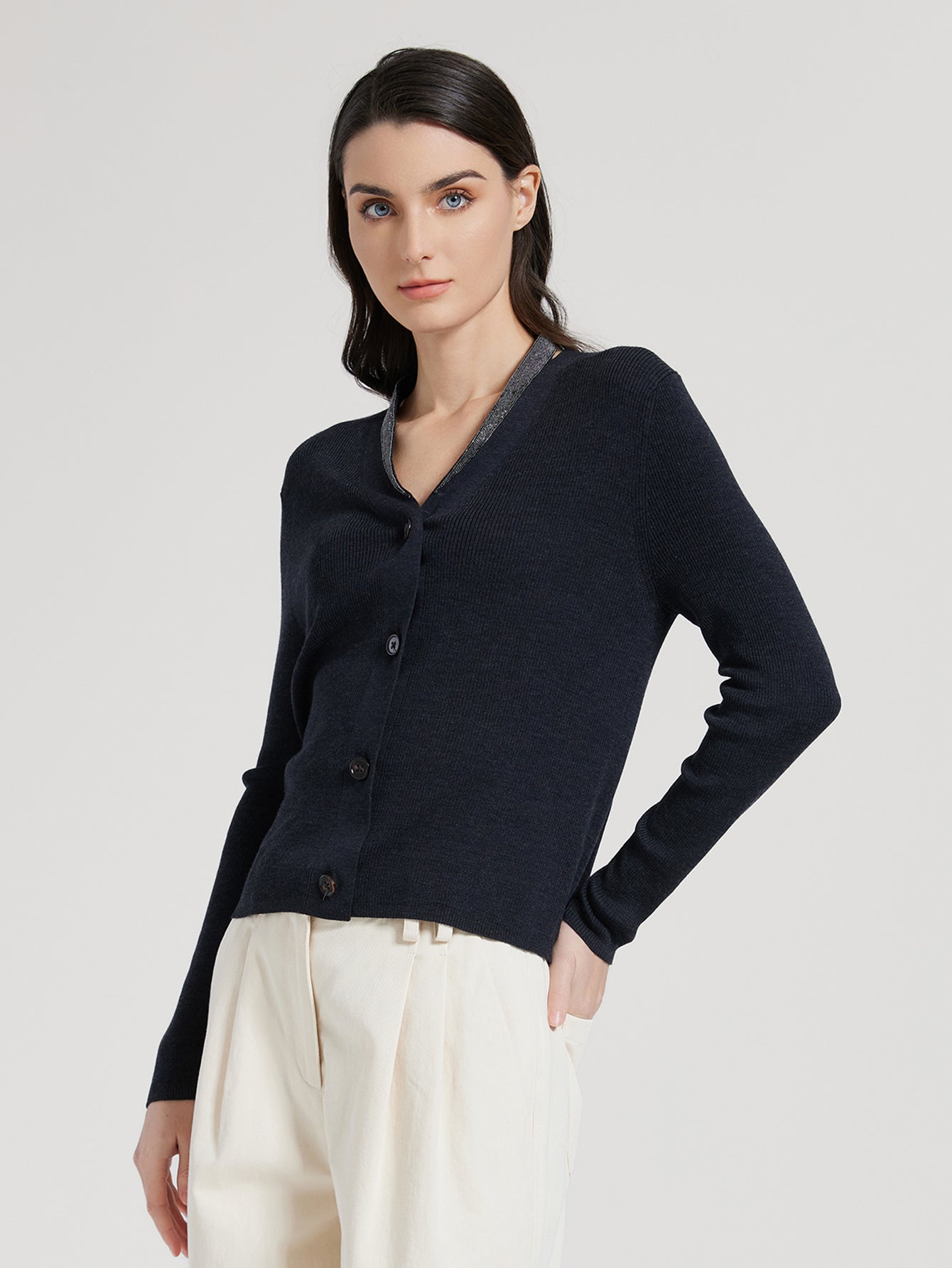 Yün & İpek V Yaka Düğmeli Hırka