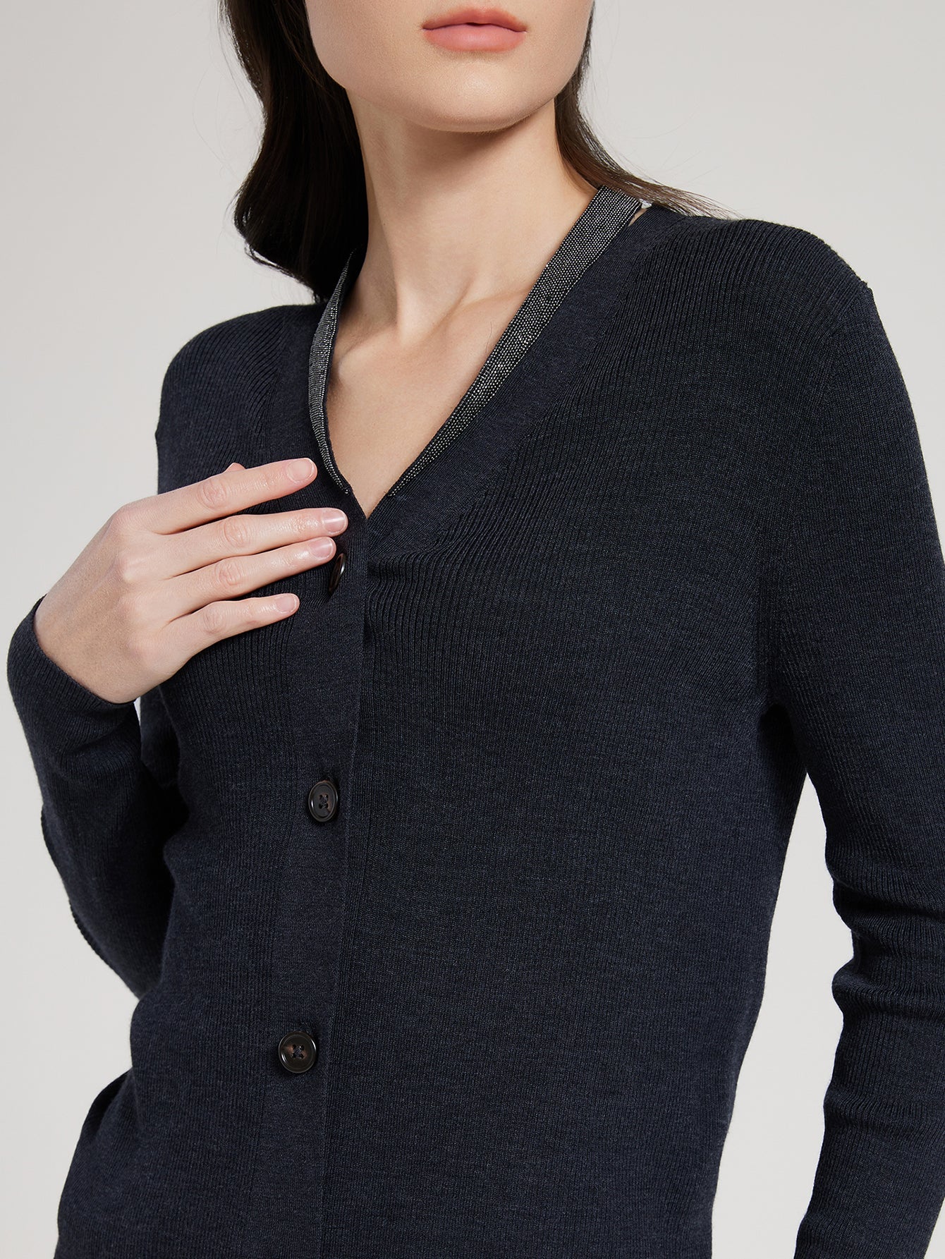 Yün & İpek V Yaka Düğmeli Hırka