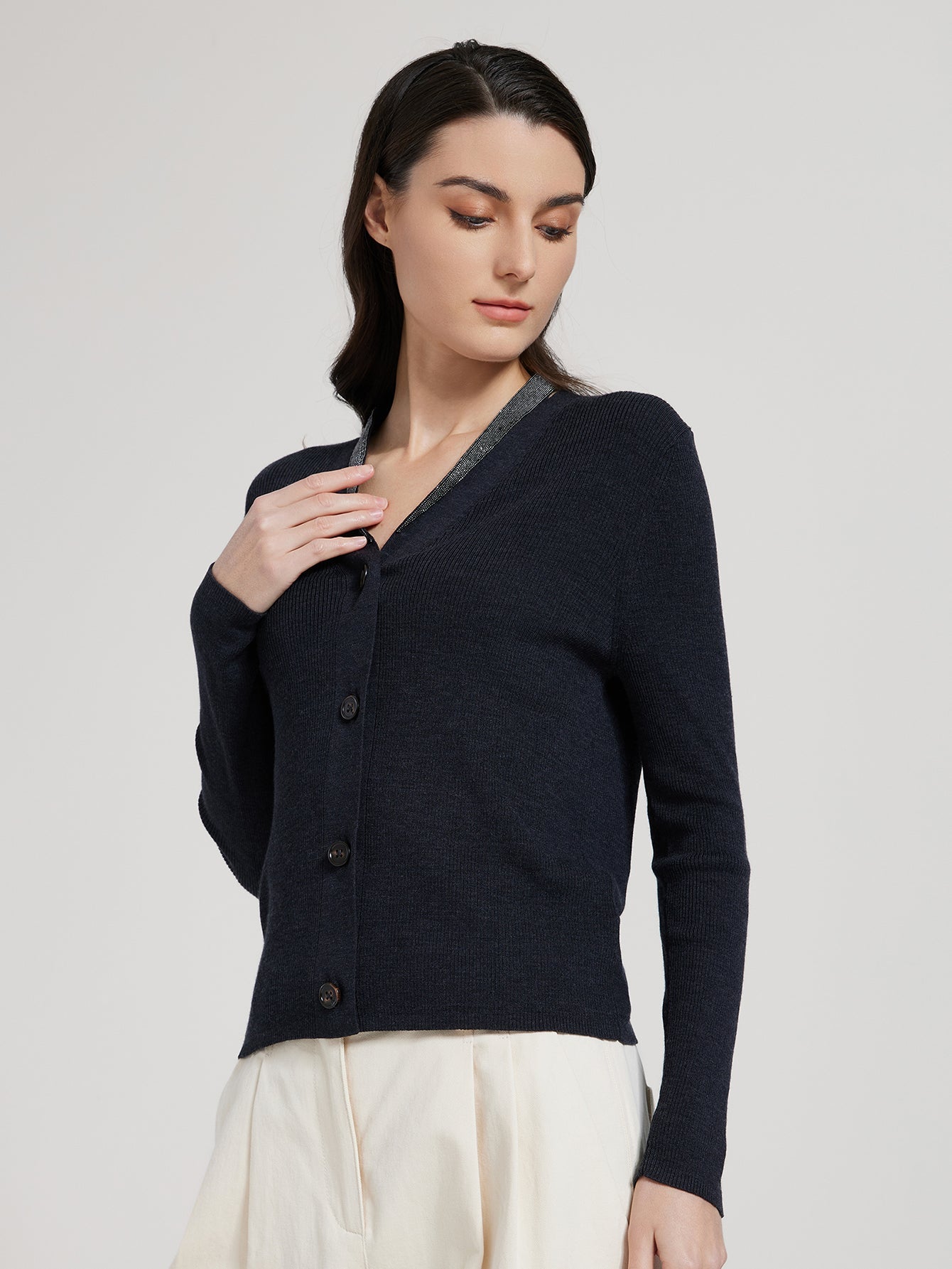 Yün & İpek V Yaka Düğmeli Hırka