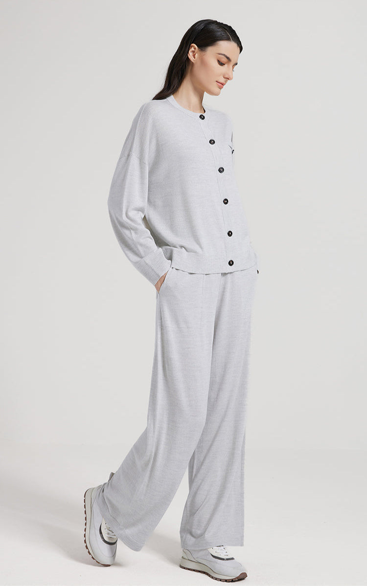 Merino Yünü İnce Dokulu Düğmeli Hırka