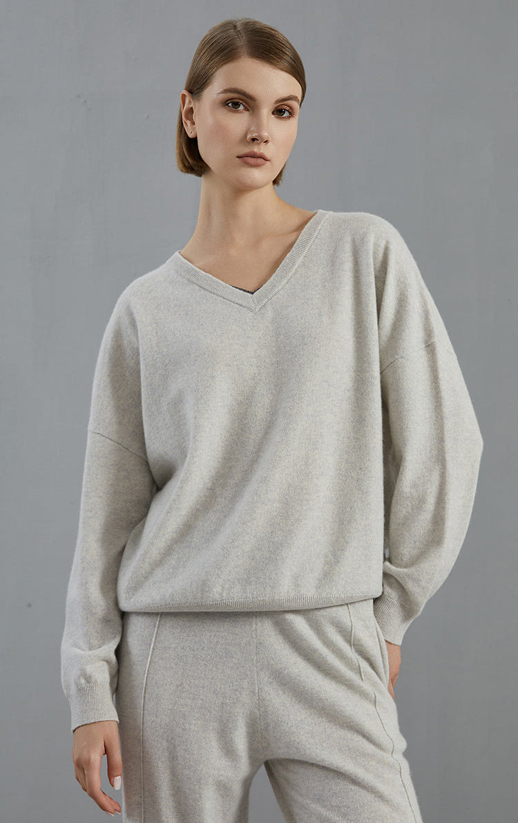 Saf Kaşmir V Yaka İnce Dokulu Kazak