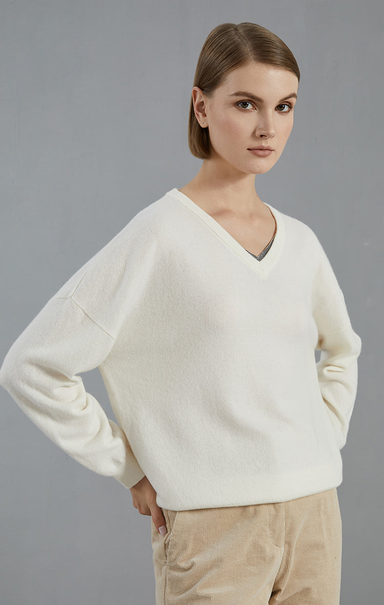 Saf Kaşmir V Yaka İnce Dokulu Kazak