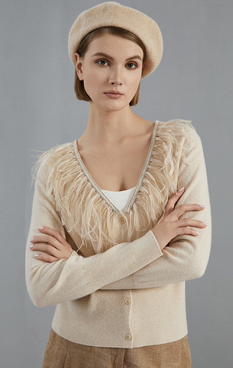 Saf Kaşmir Tüy Detaylı Düğmeli Hırka