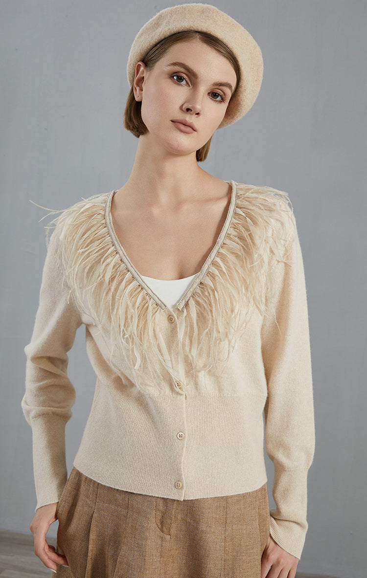 Saf Kaşmir Tüy Detaylı Düğmeli Hırka