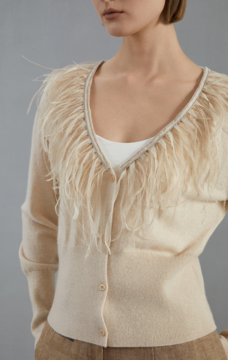 Saf Kaşmir Tüy Detaylı Düğmeli Hırka