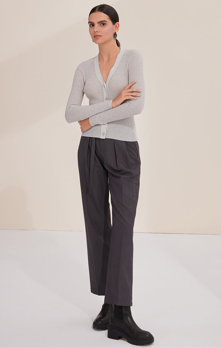 Yün Derin V Yaka Düğmeli Kazak