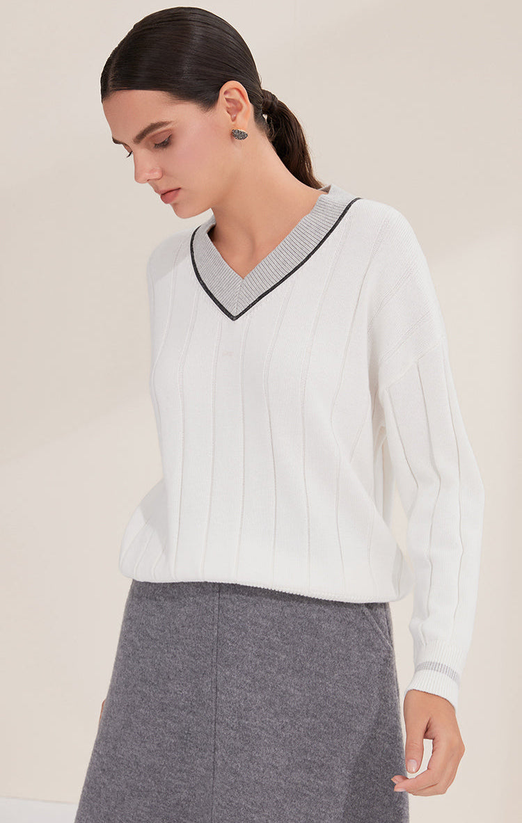 Pamuk V Yaka Kontrast Detaylı Kazak