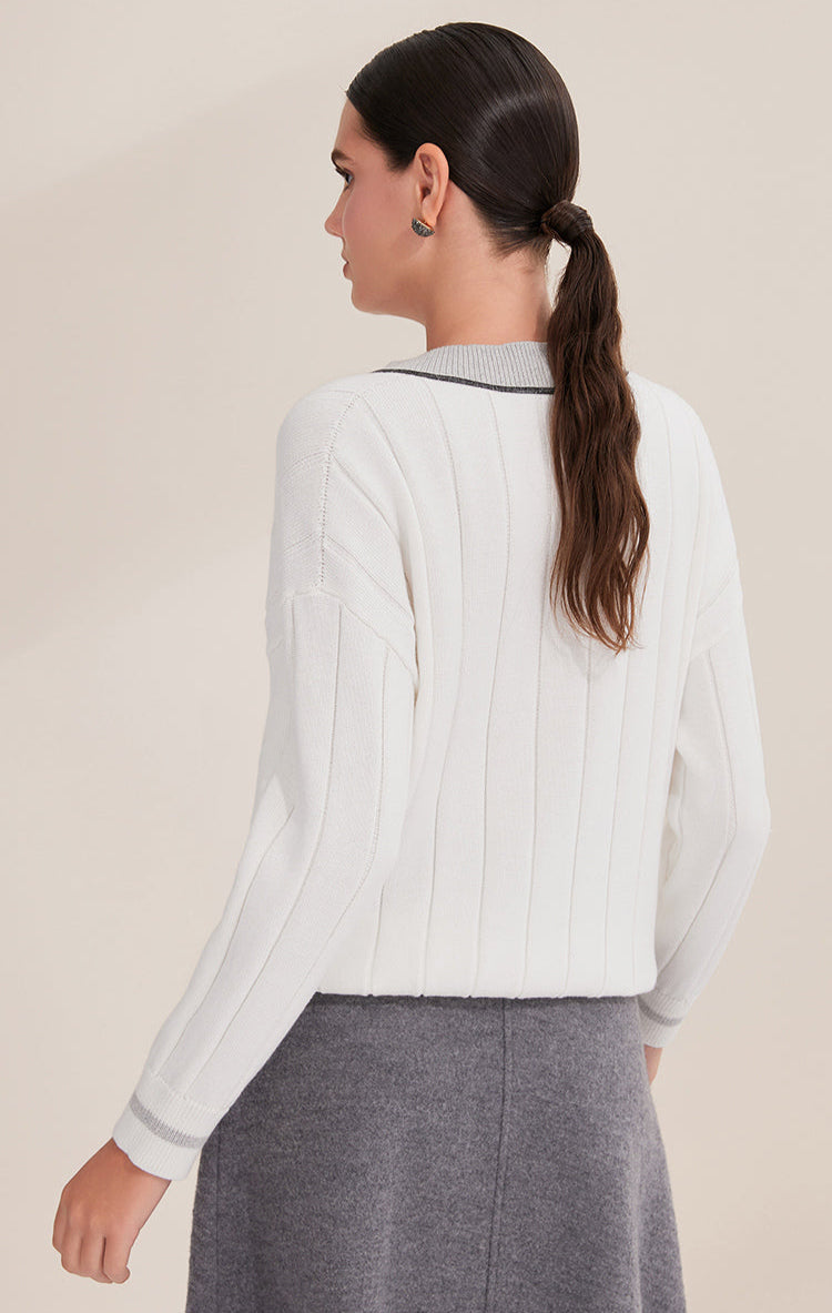 Pamuk V Yaka Kontrast Detaylı Kazak