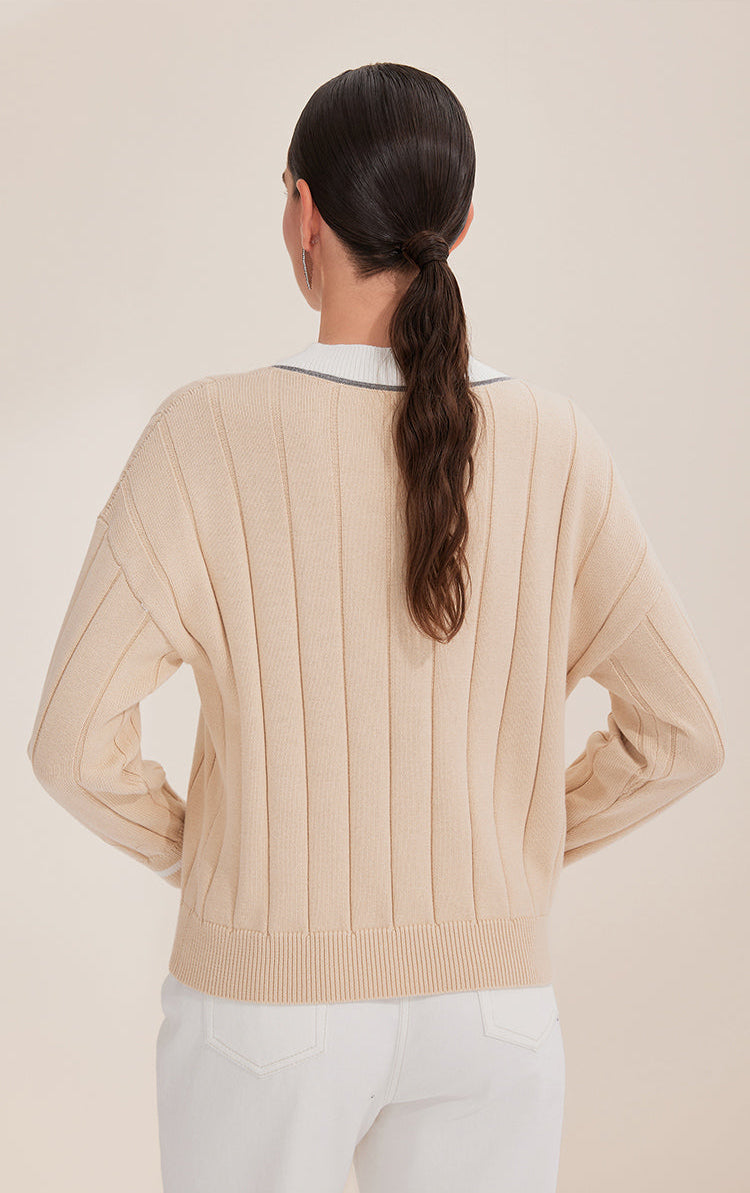 Pamuk V Yaka Kontrast Detaylı Kazak