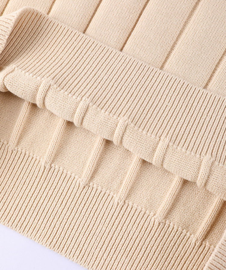 Pamuk V Yaka Kontrast Detaylı Kazak