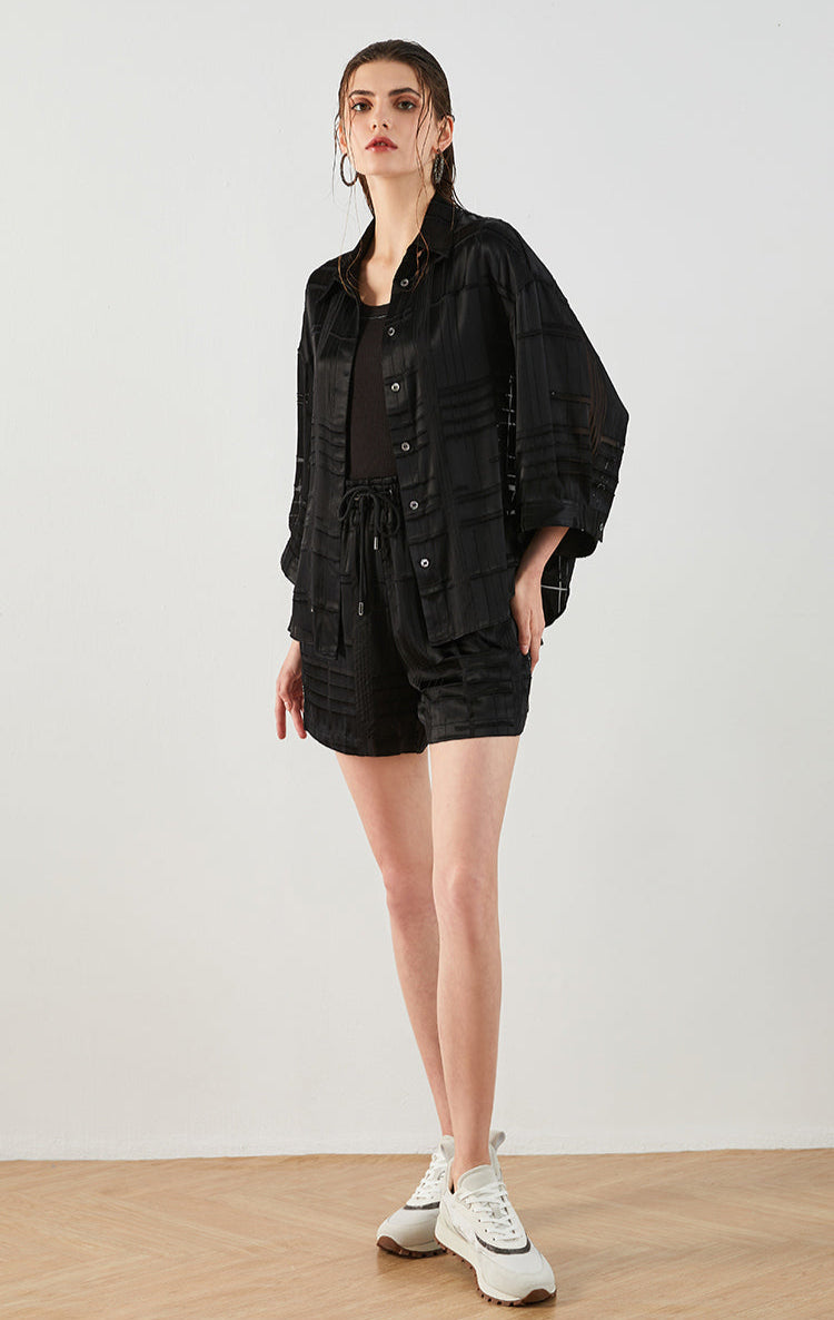 İpek Dokulu Bağcıklı Şort