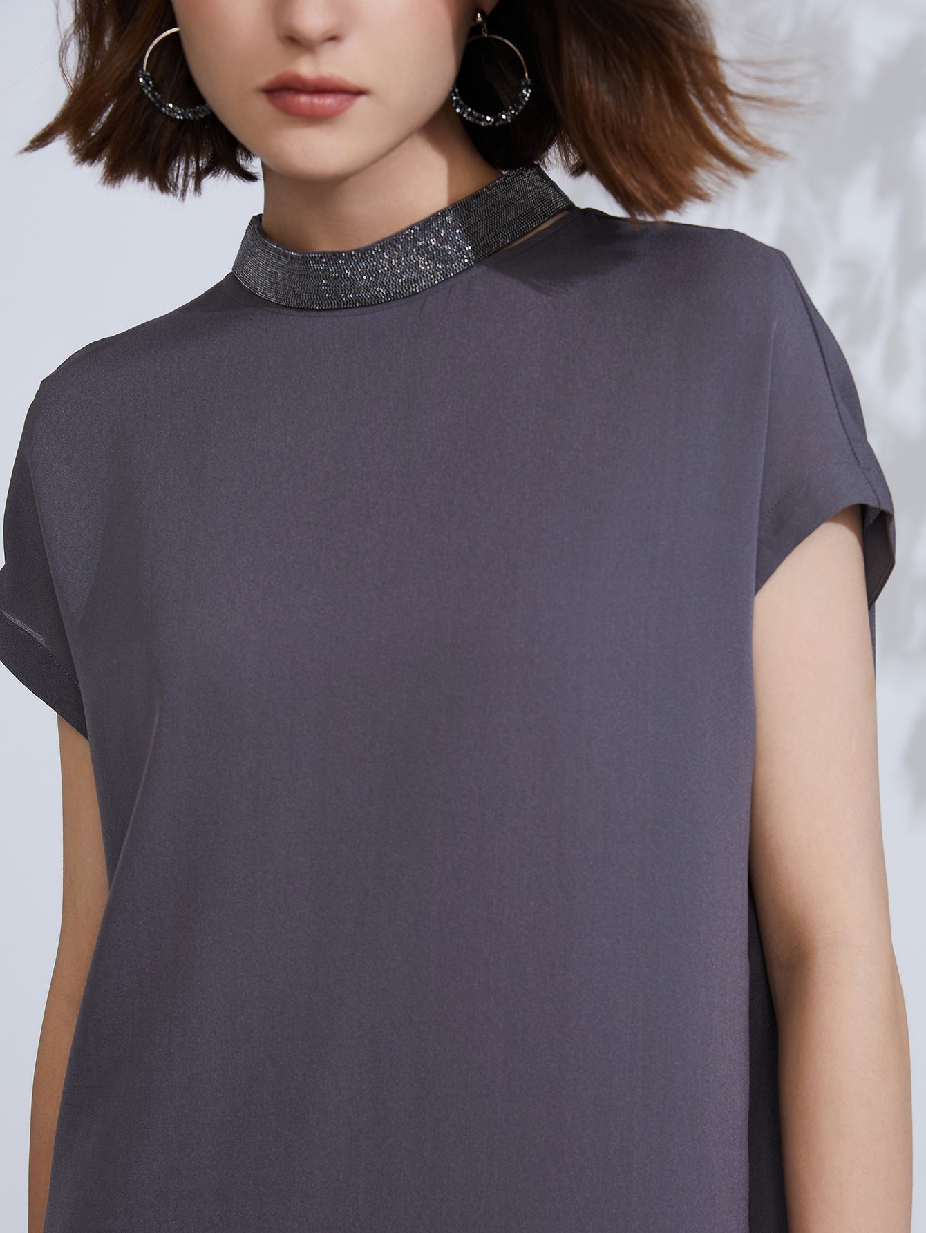 İpek Şeritli Yaka Detaylı Tunik