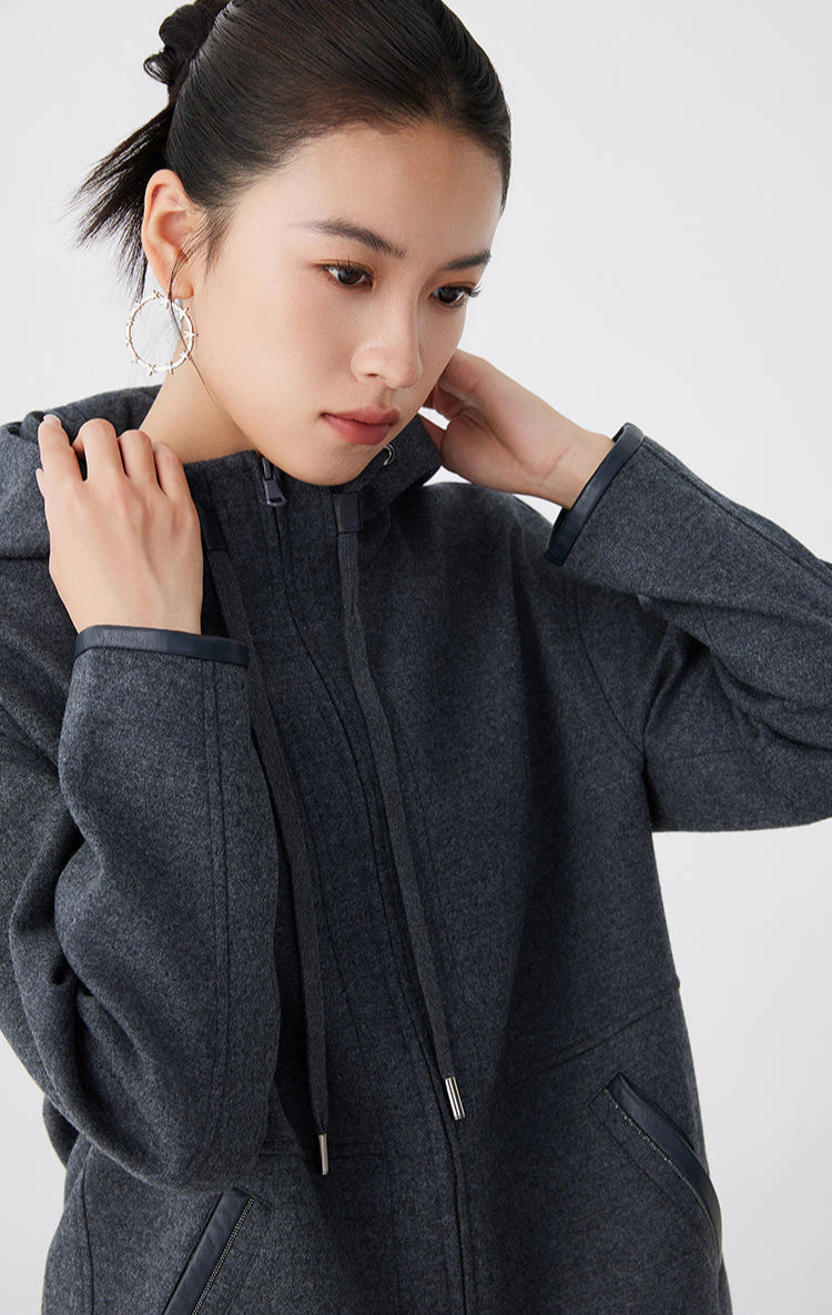 Merino Yünü Kapüşonlu Ceket Deri Detay