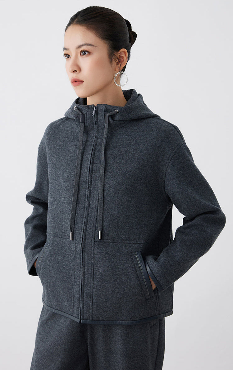 Merino Yünü Kapüşonlu Ceket Deri Detay