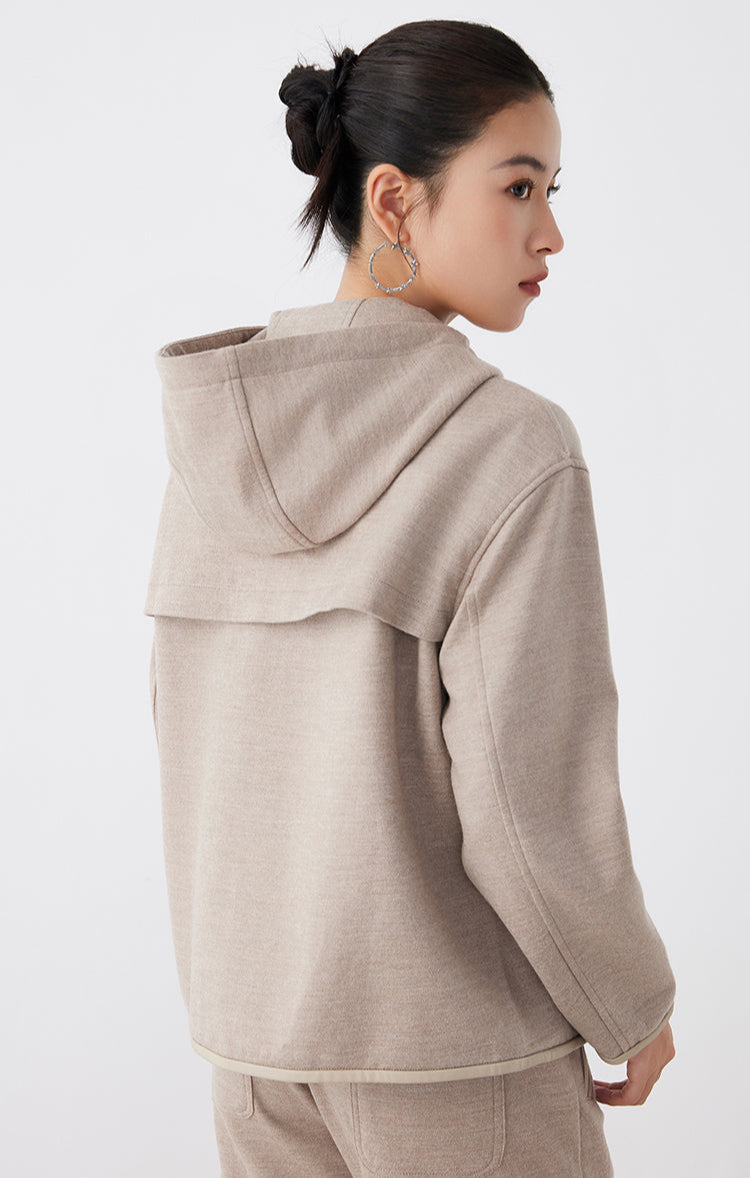 Merino Yünü Kapüşonlu Ceket Deri Detay