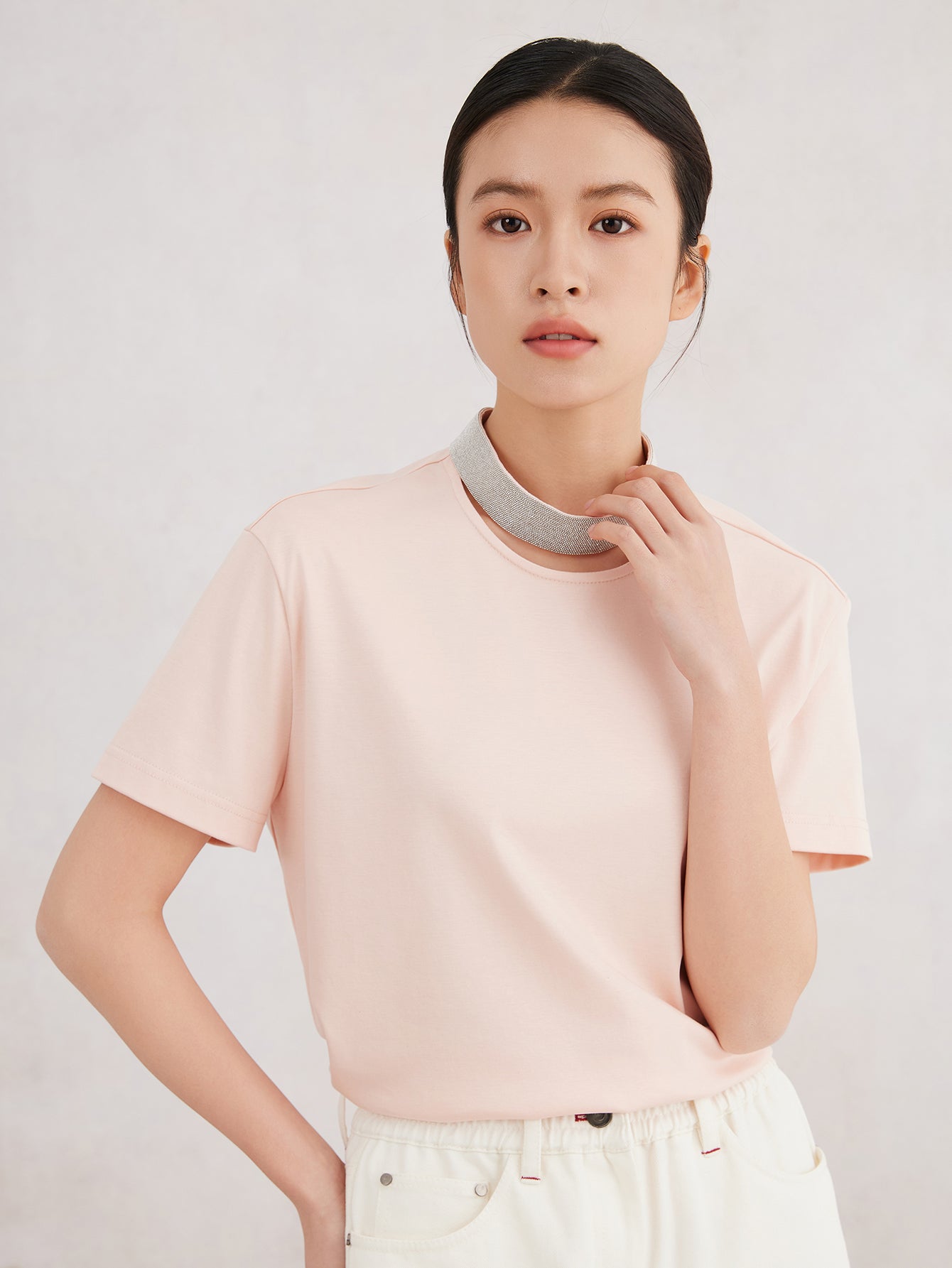 Pamuk Yaka Detaylı Tişört