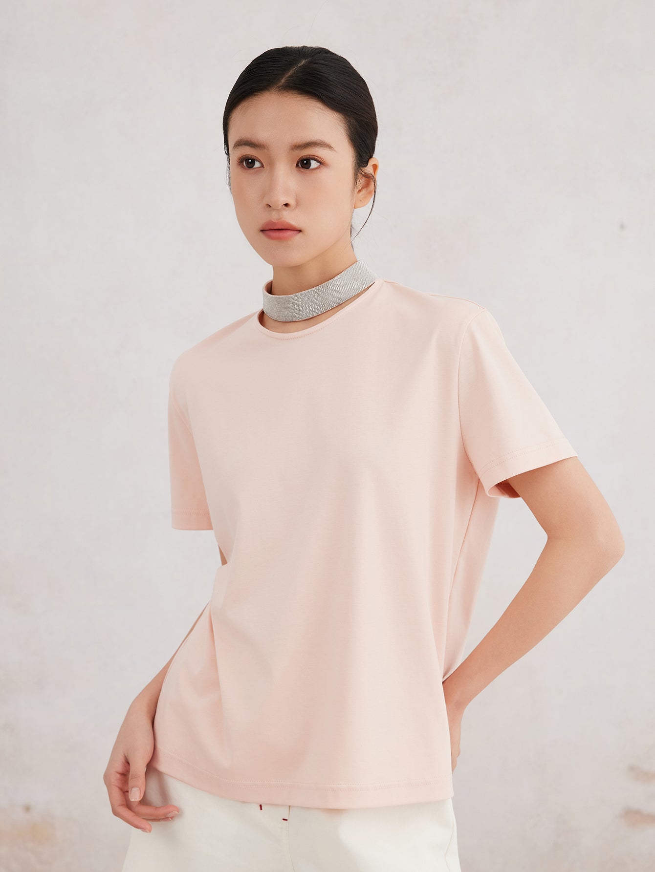 Pamuk Yaka Detaylı Tişört