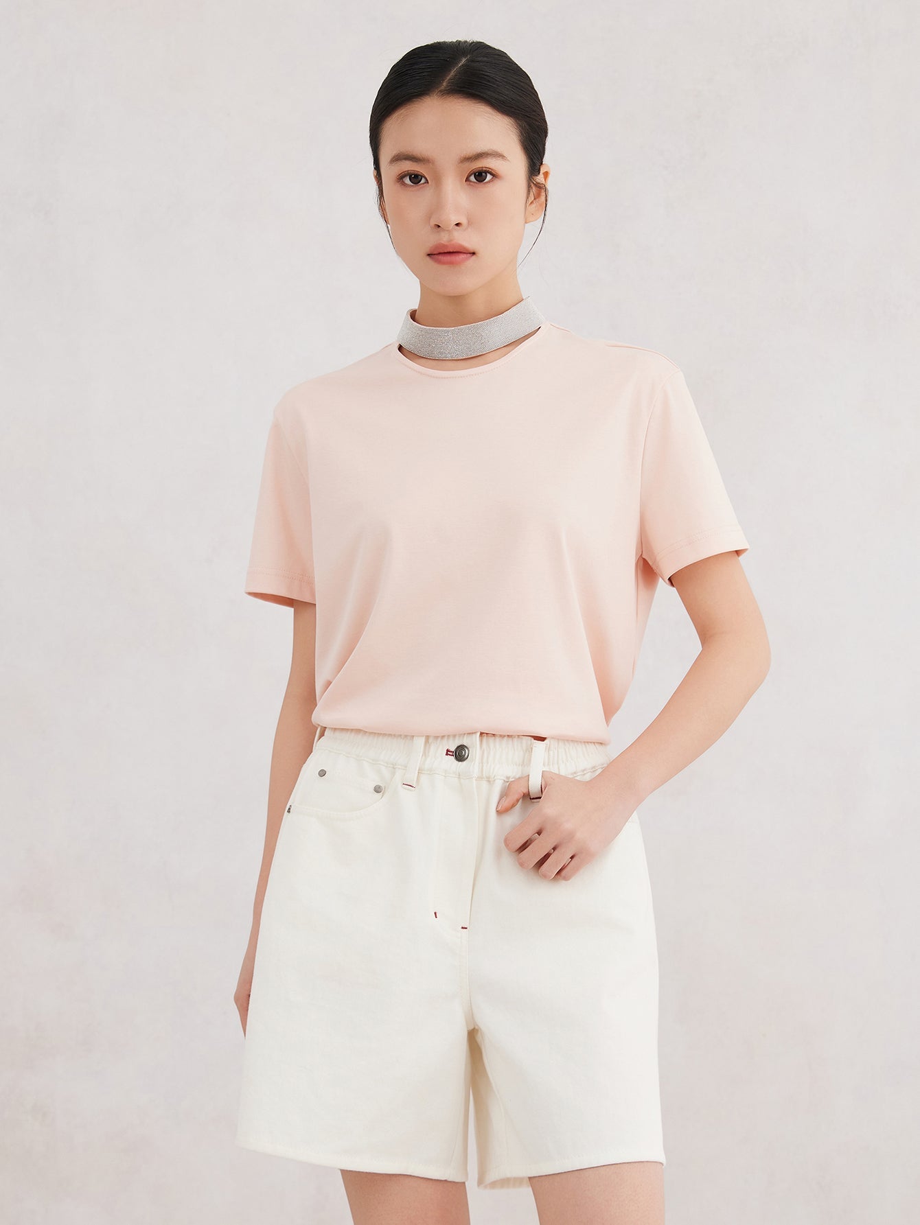 Pamuk Yaka Detaylı Tişört