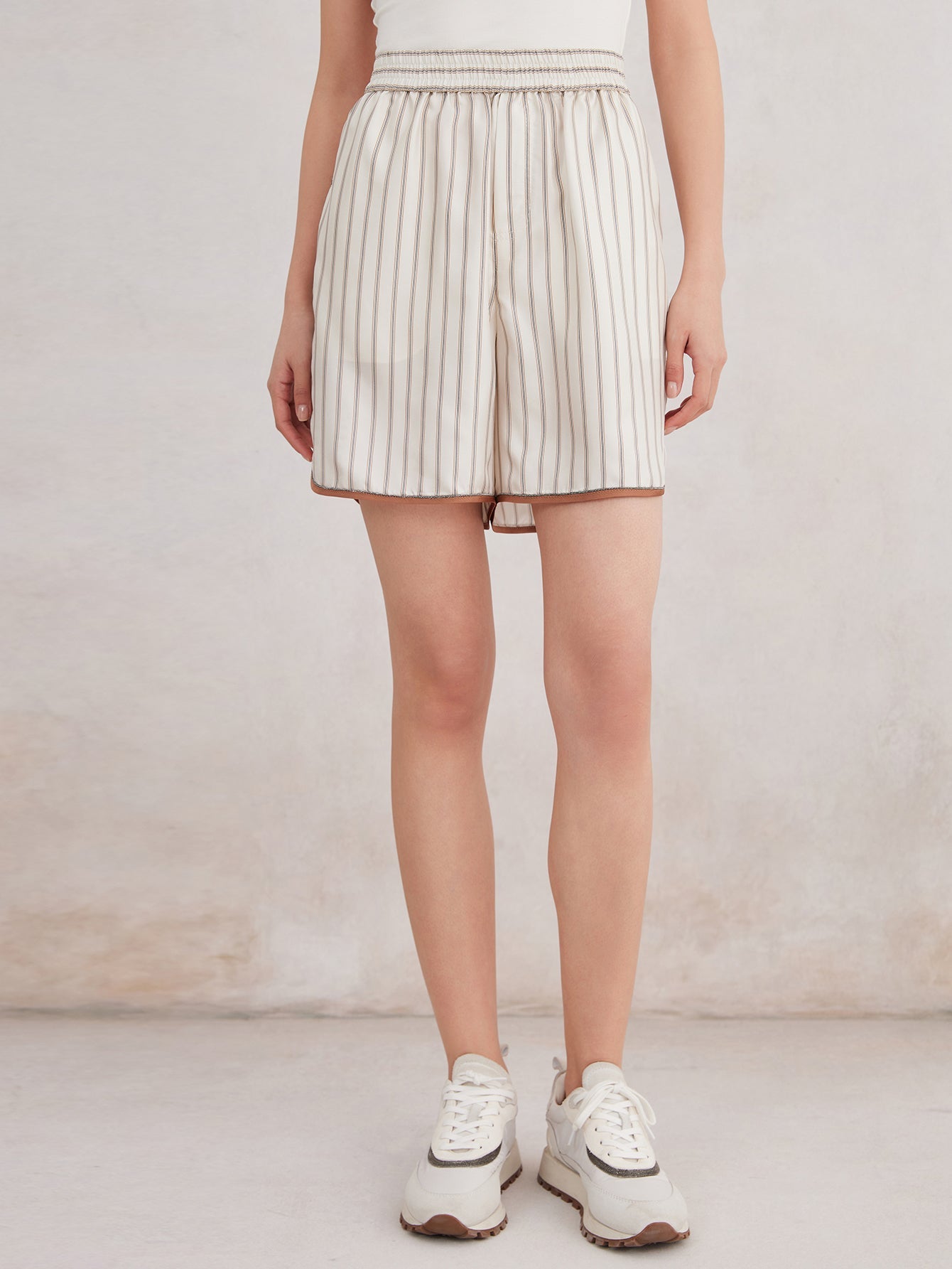 İpek Çizgili Esnek Bel Şort
