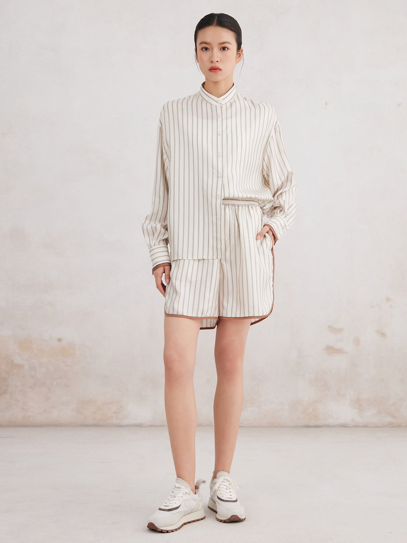 İpek Çizgili Esnek Bel Şort