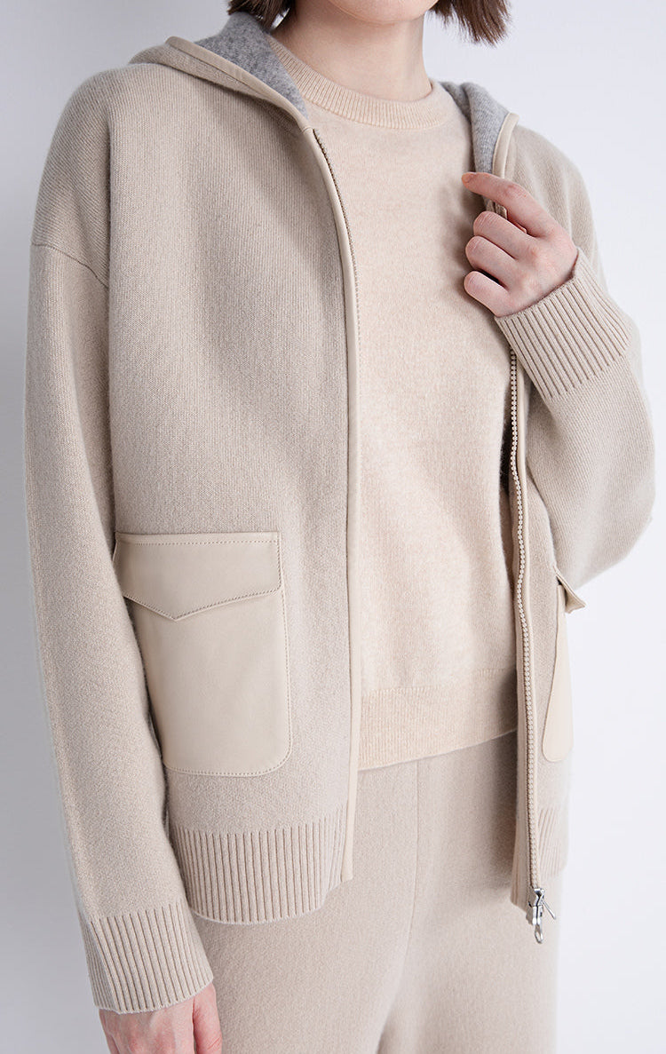 Saf Yün Kapüşonlu Ceket