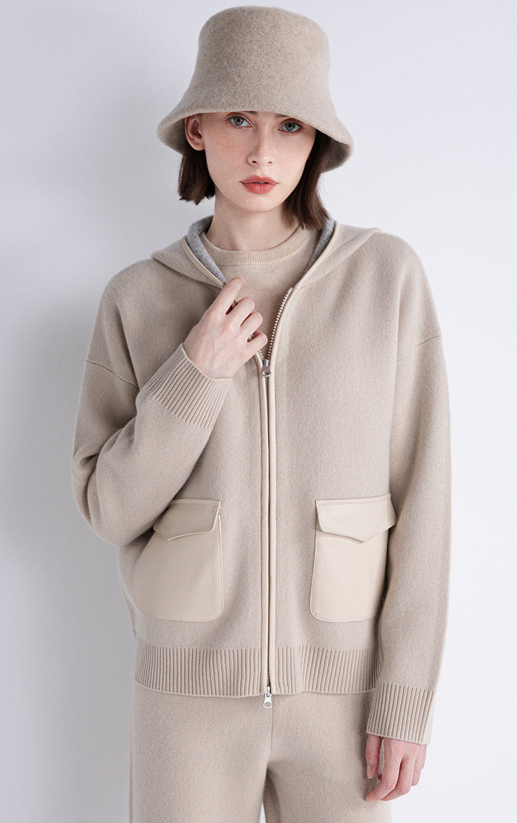 Saf Yün Kapüşonlu Ceket